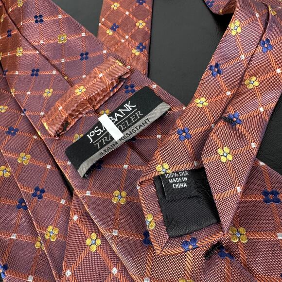 Jos. A. Bank Traveller Collection NEW Orange Color Change 100% Silk Neck… - Picture 4 of 5